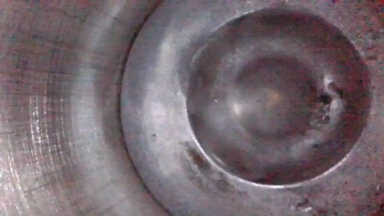 Inspeksjon av sylindere med boroskop kamera